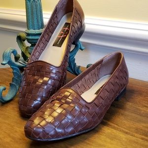 Gloria Vanderbilt 6 1/2 M